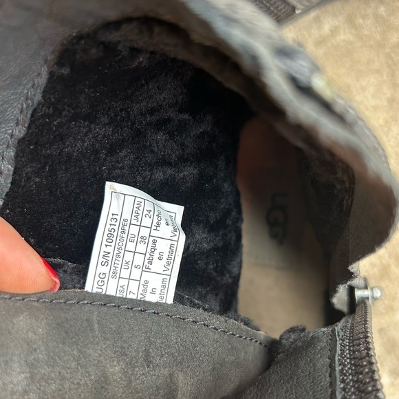 UGG Kilmer II black suede leather lace up boot w/ shearling lining Sz-7. F - Picture 5 of 14